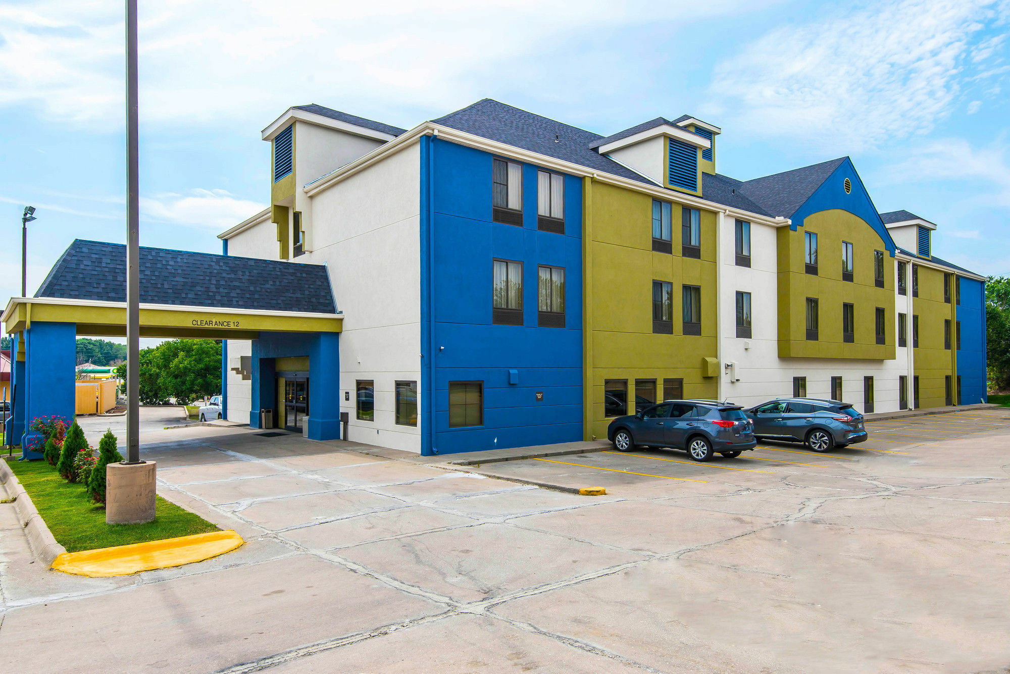 贝斯特韦斯特蓝泉城必住普拉斯酒店 外观 照片